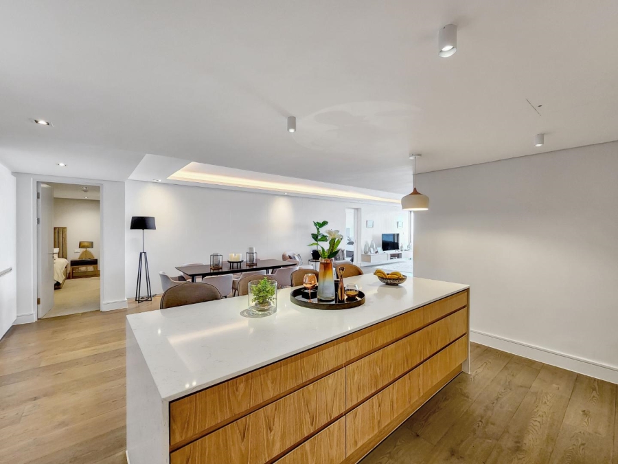 3 Bedroom Property for Sale in Sea Point Western Cape